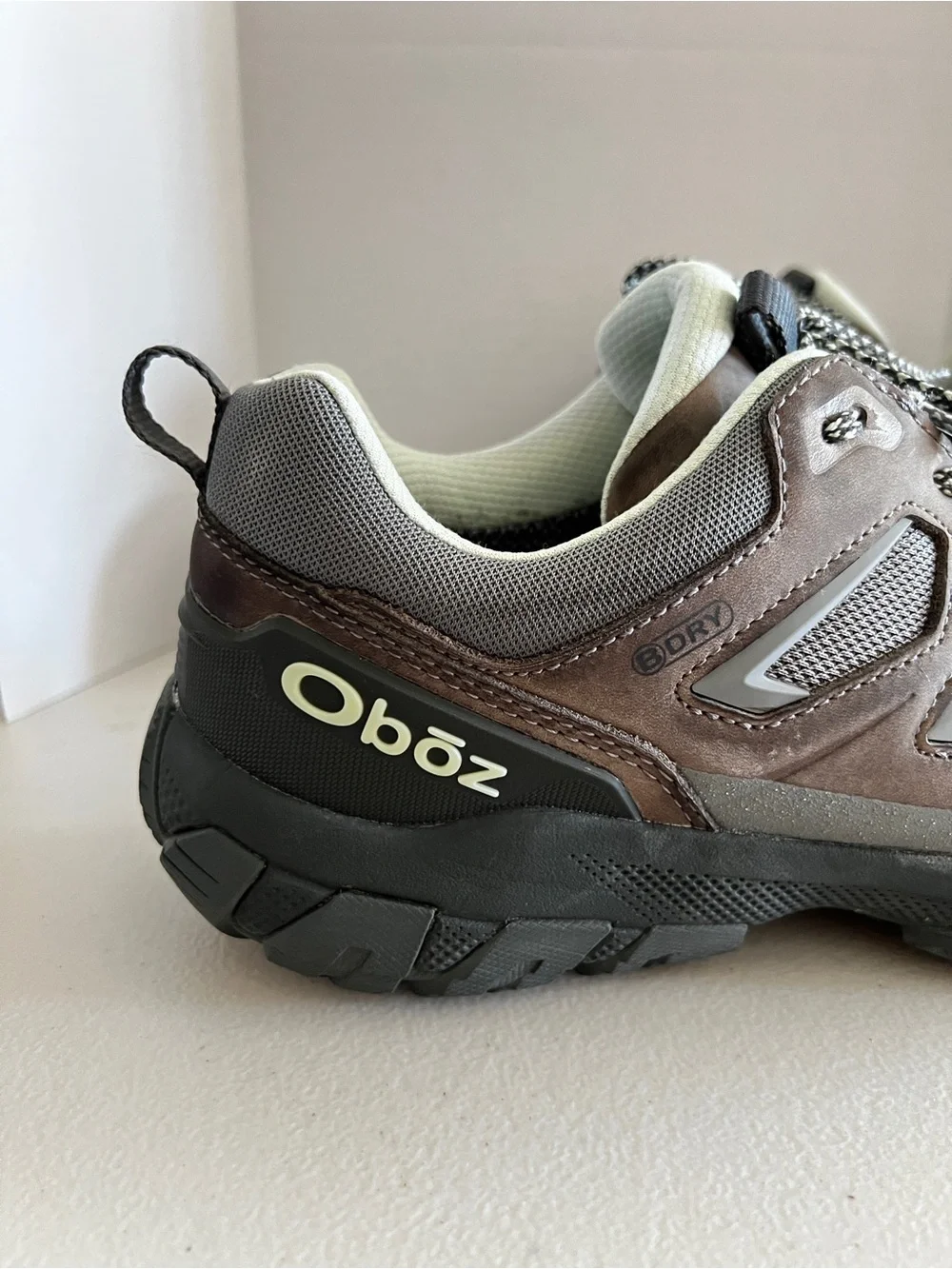 Oboz Sawtooth X Low Waterproof Hiking B-Dry Shoes Women's Size 10.5 Hazy Gray